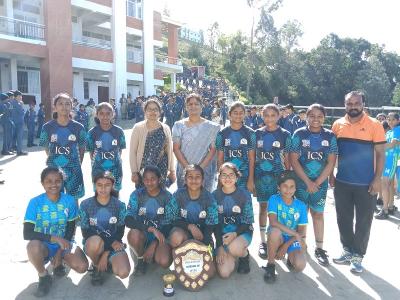 vollyball champions honoured by school