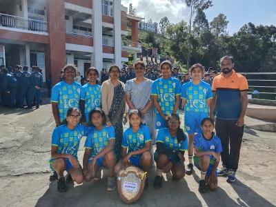 vollyball champions honoured by school