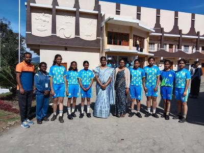 vollyball champions honoured by school